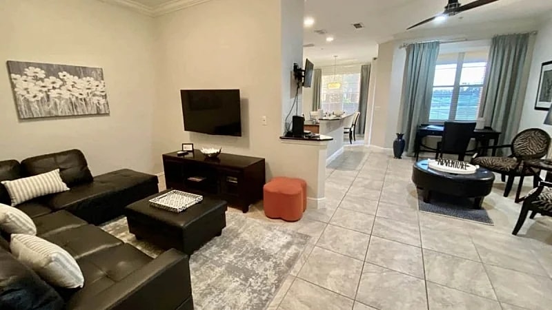 Attractive 3 bed townhome | 3 Bed, 2.5 Bath in Kissimmee, Florida, United States — photo 2