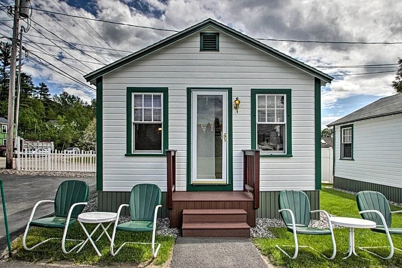 Charming Waterfront 1BR Cottage #2, Walk to Weirs Beach Boardwalk