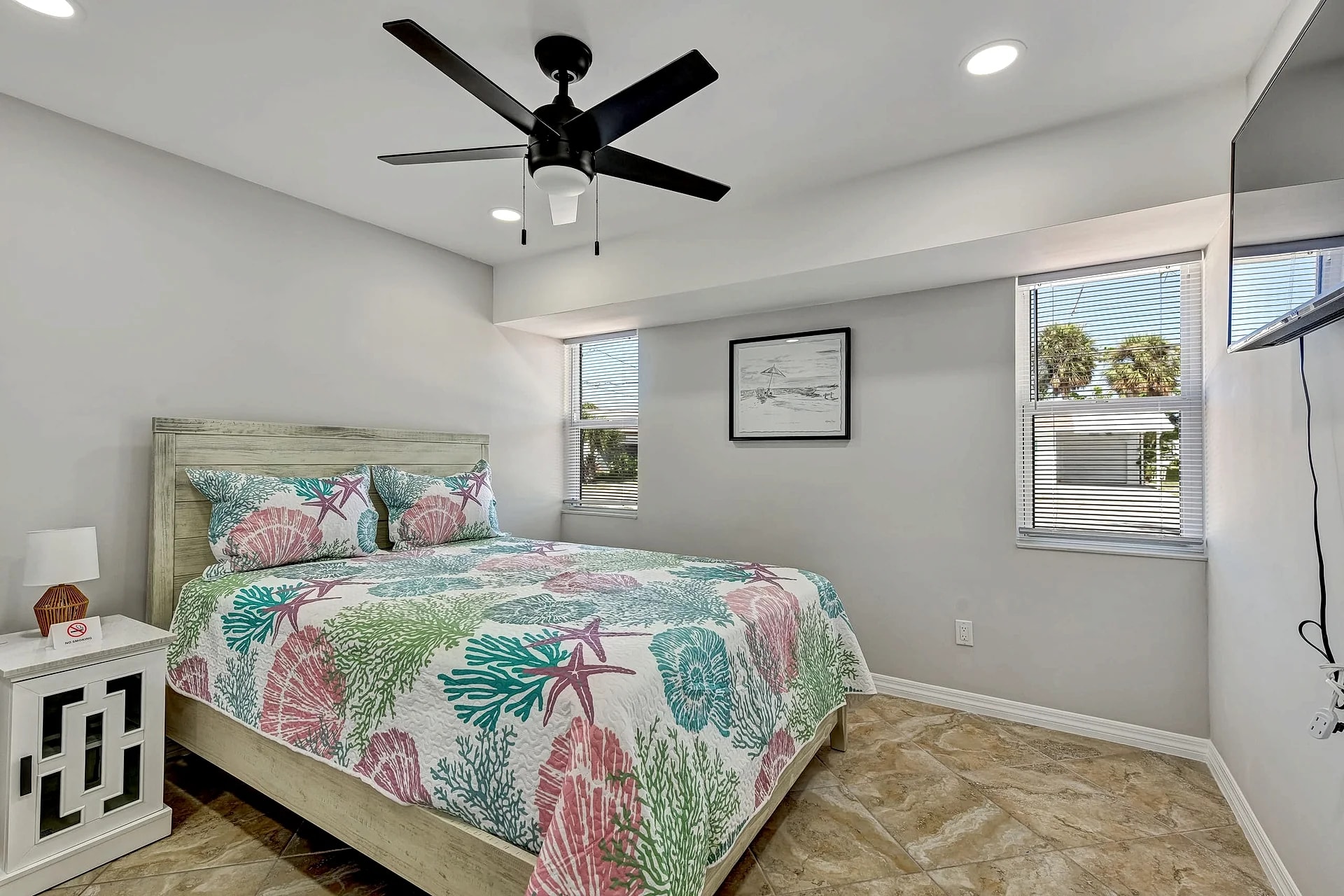 Sunny MidIsland, 3 min to beach, Heated pool! in Fort Myers Beach, Florida, United States — photo 4