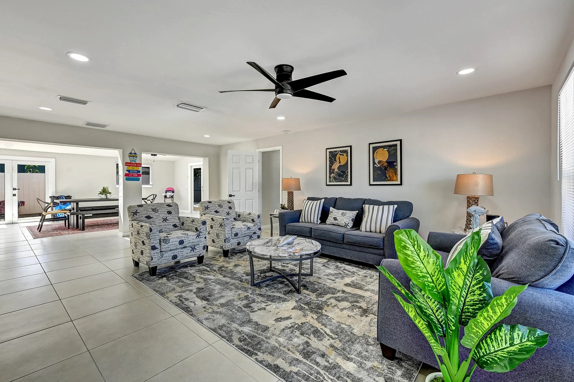 Sunny MidIsland, 3 min to beach, Heated pool! in Fort Myers Beach, Florida, United States — photo 3
