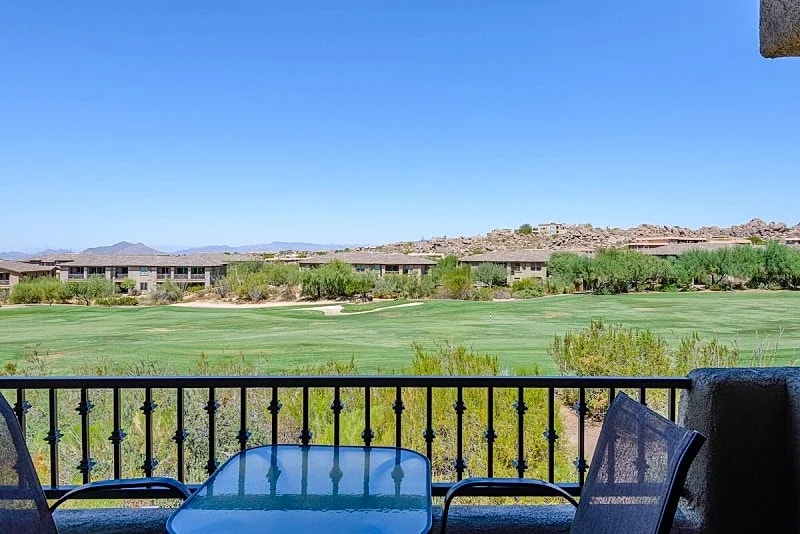 2450 Square Foot Town-Home with Golf Course and Mountain VIEWS!