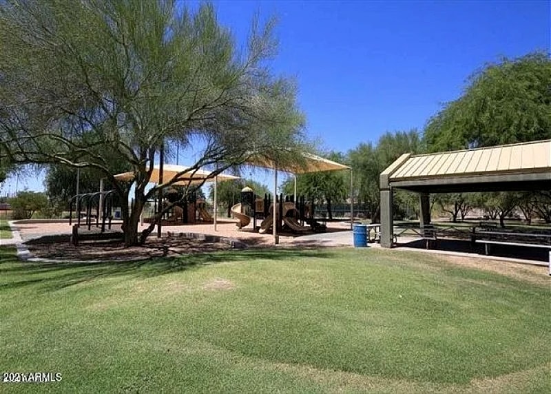 Newly Furnished Condo in Highly Desired Signature Complex of North Scottsdale in Scottsdale, Arizona, United States — photo 2