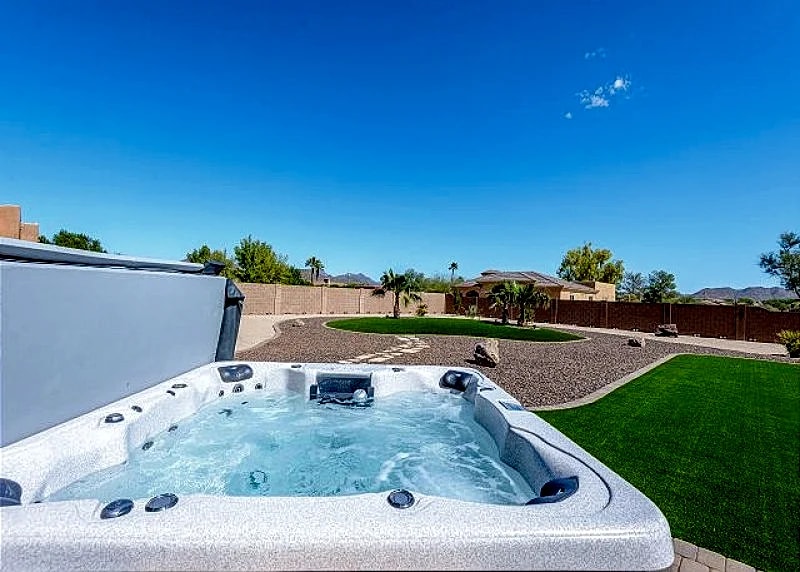 Expansive Vacation Home for Your Next AZ Vacation! Back Yard Paradise in Phoenix, Arizona, United States — photo 4