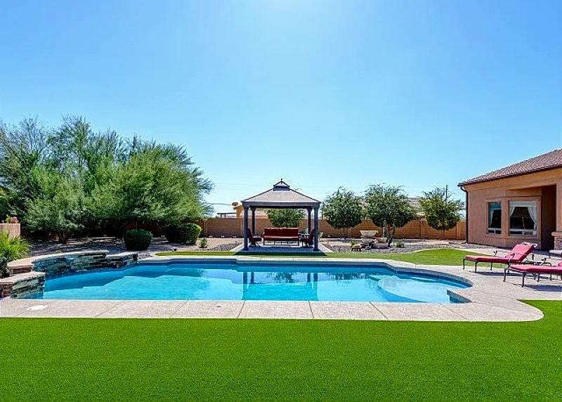 Expansive Vacation Home for Your Next AZ Vacation! Back Yard Paradise in Phoenix, Arizona, United States — photo 3