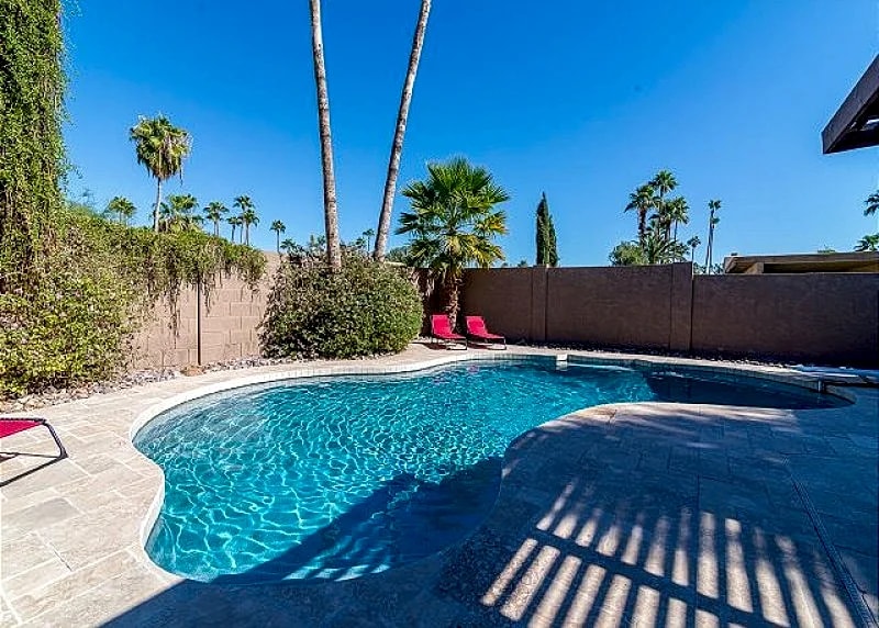Casa De Palms - Entertainers delight w/ pool, spa, putting green, pool table! in Scottsdale, Arizona, United States — photo 4
