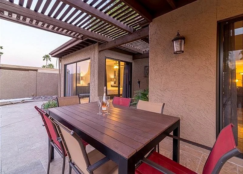 Casa De Palms - Entertainers delight w/ pool, spa, putting green, pool table! in Scottsdale, Arizona, United States — photo 5