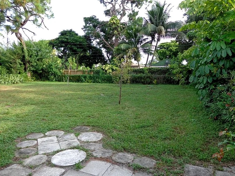 Near Fort Lauderdale Beach Florida Property overview in Oakland Park, Florida, United States — photo 3