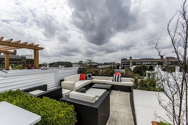 Beautiful And Spacious In Fantastic Central Location Property overview in Philadelphia, Pennsylvania, United States — photo 1
