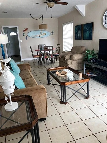 V2-2 BR, direct waterfront, 2 min walk to beach in Clearwater, Florida, United States — photo 5