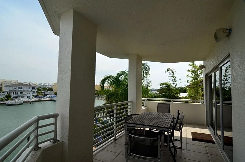 Sun West Palms - Suite 203 - 3 Bed Room - 3 Bathroom. in Clearwater, Florida, United States — photo 2