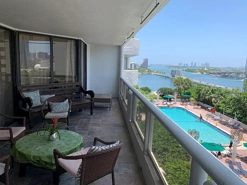 The Grand Resort style- 10min to beach & brickle.
