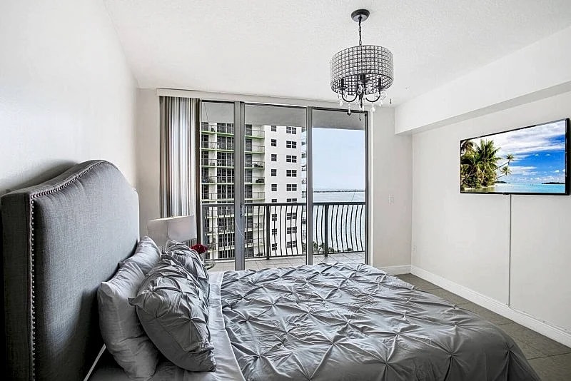 Luxury condo water view in the heart of Miami in Miami, Florida, United States — photo 3