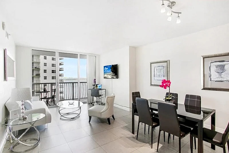Luxury condo water view in the heart of Miami in Miami, Florida, United States — photo 4