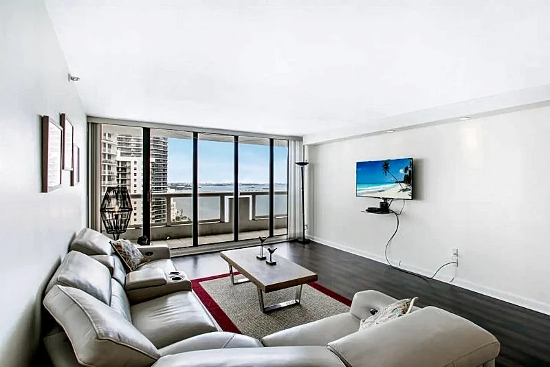 Spacious Bayview 4bedroom 10min to south beach.
