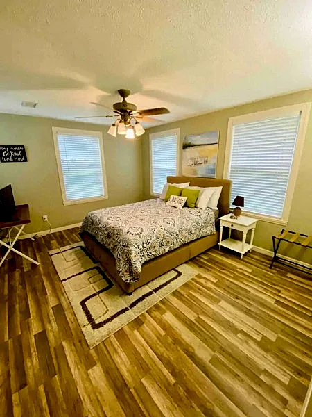 White Owl Getaway-Charming Seasonal Rental in Fleming Island, Florida, United States — photo 5
