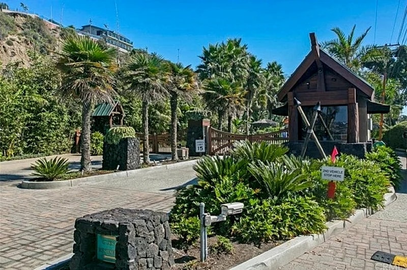 Beautiful Immaculate Oceanfront Home on Private Beach (Sleeps 10) in Dana Point, California, United States — photo 3