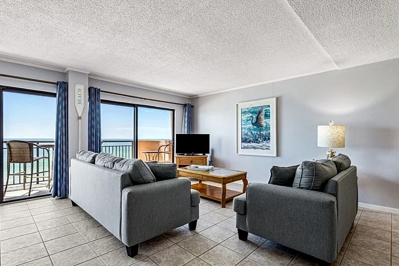 MILLION DOLLAR VIEWS! Newly renovated bathrooms and bedrooms. in Indian Shores, Florida, United States — photo 4