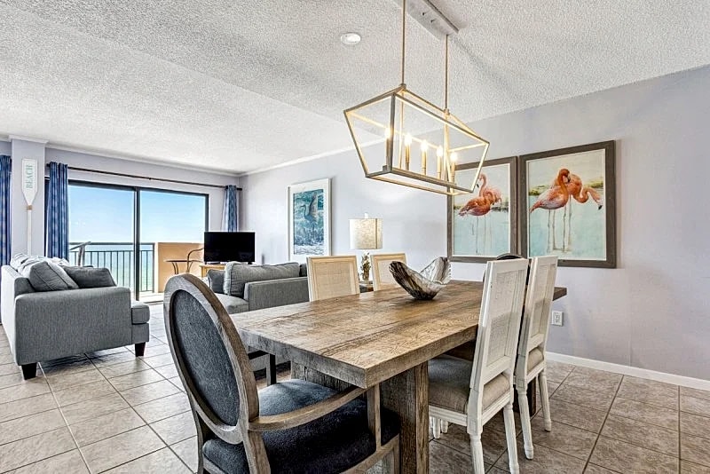 MILLION DOLLAR VIEWS! Newly renovated bathrooms and bedrooms. in Indian Shores, Florida, United States — photo 2