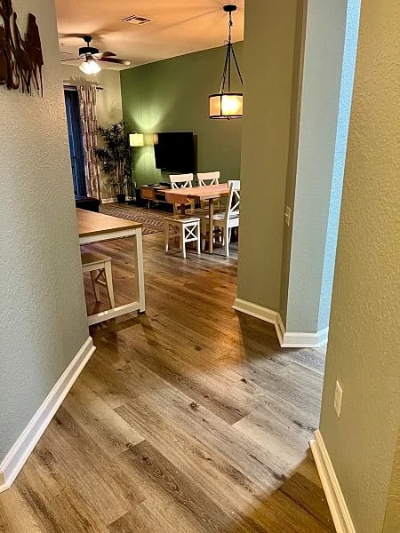 Hidden Gem less than 2 miles to Disney! NEW FLOORS and much more! 2 bed/2 bath in Kissimmee, Florida, United States — photo 5