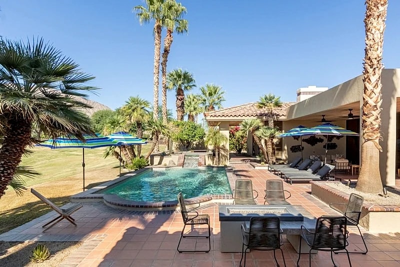 Moonshine by AvantStay | Modern & Stylish Estate w/ Bar, Fire Pit & Hot Tub in La Quinta, California, United States — photo 3
