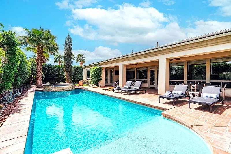 Casa del Sol by AvantStay | Backyard Oasis | Pool, Hot Tub, Outdoor Dining Area