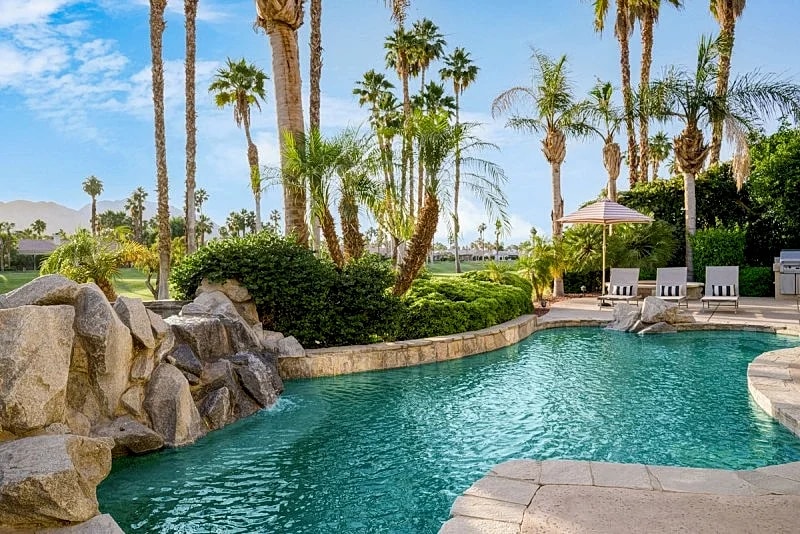 Spacious 5BR Desert Oasis: Pool, Hot Tub, & Fire Pit | PGA West Golf Course in La Quinta, California, United States — photo 4