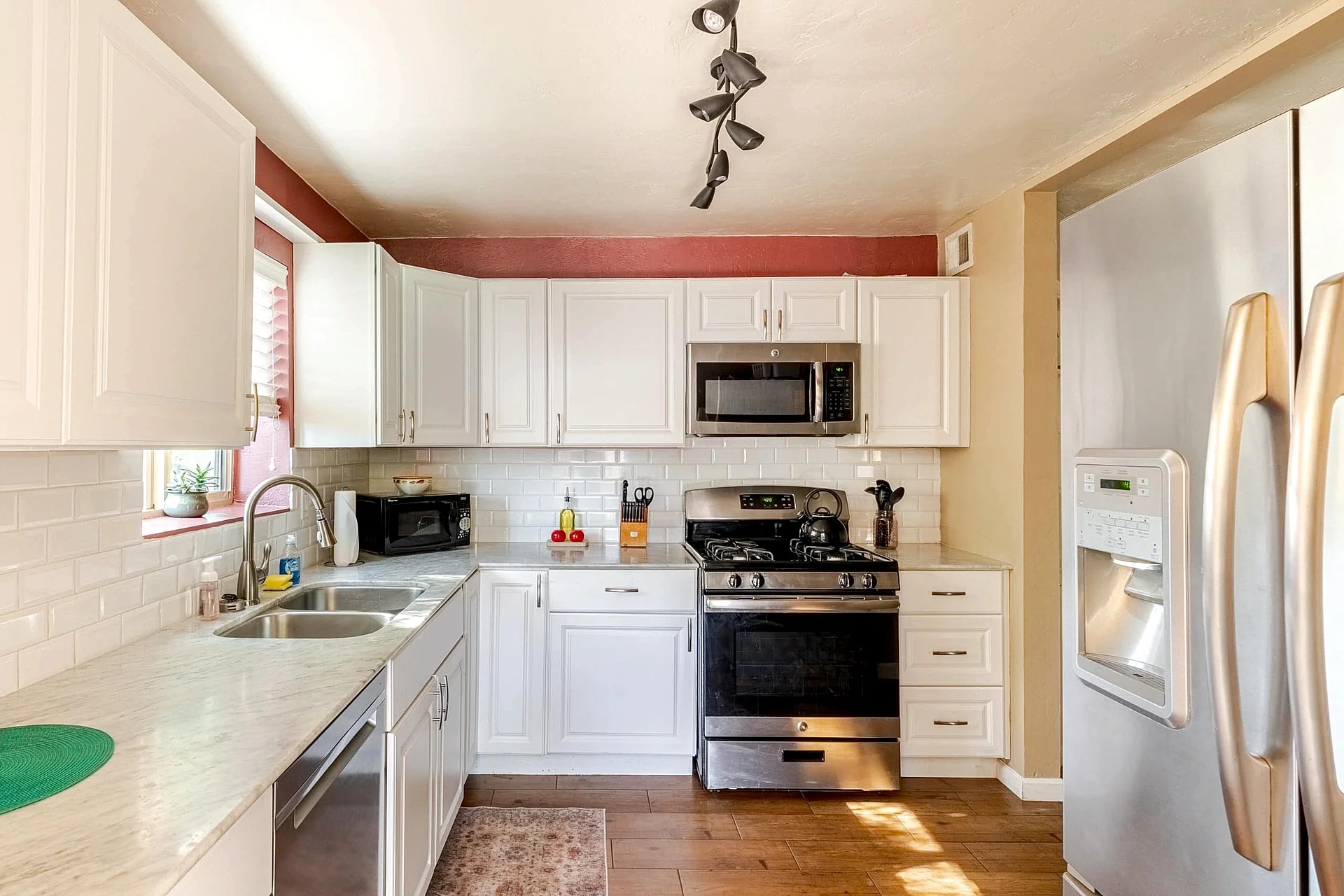 Charming Corner Bungalow in Central Tucson ! in Tucson, Arizona, United States — photo 4