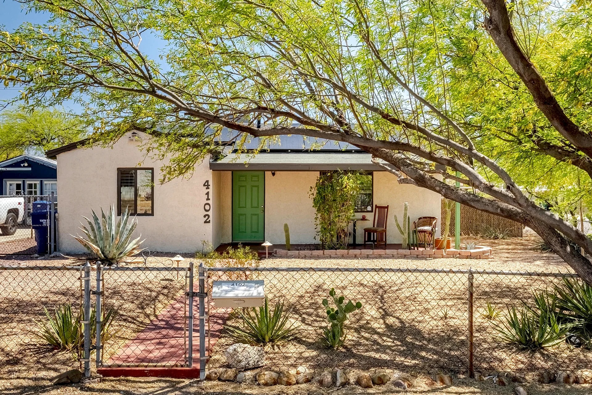 Charming Corner Bungalow in Central Tucson !