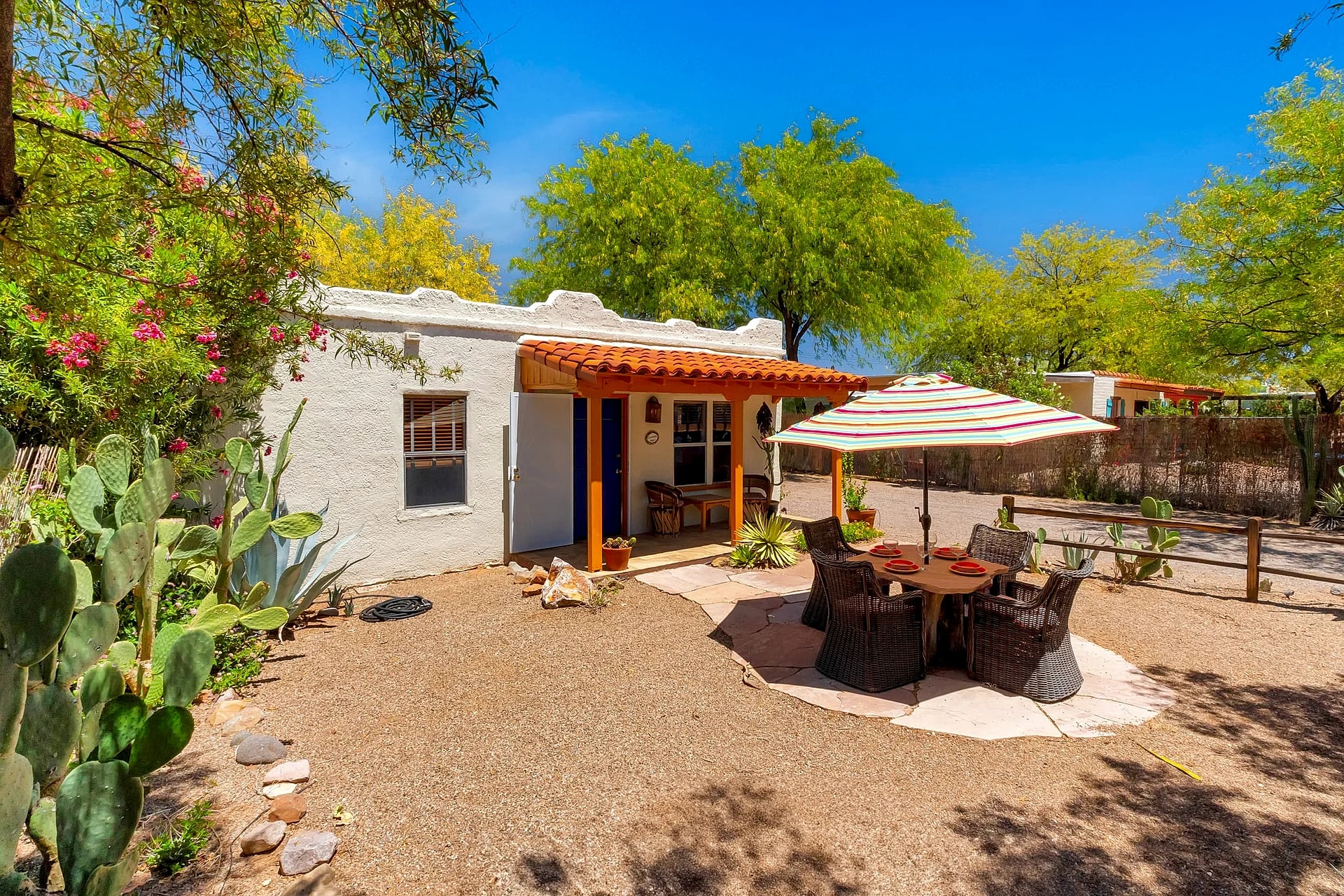Quintessential Midtown Bungalow in Tucson, Arizona, United States — photo 1