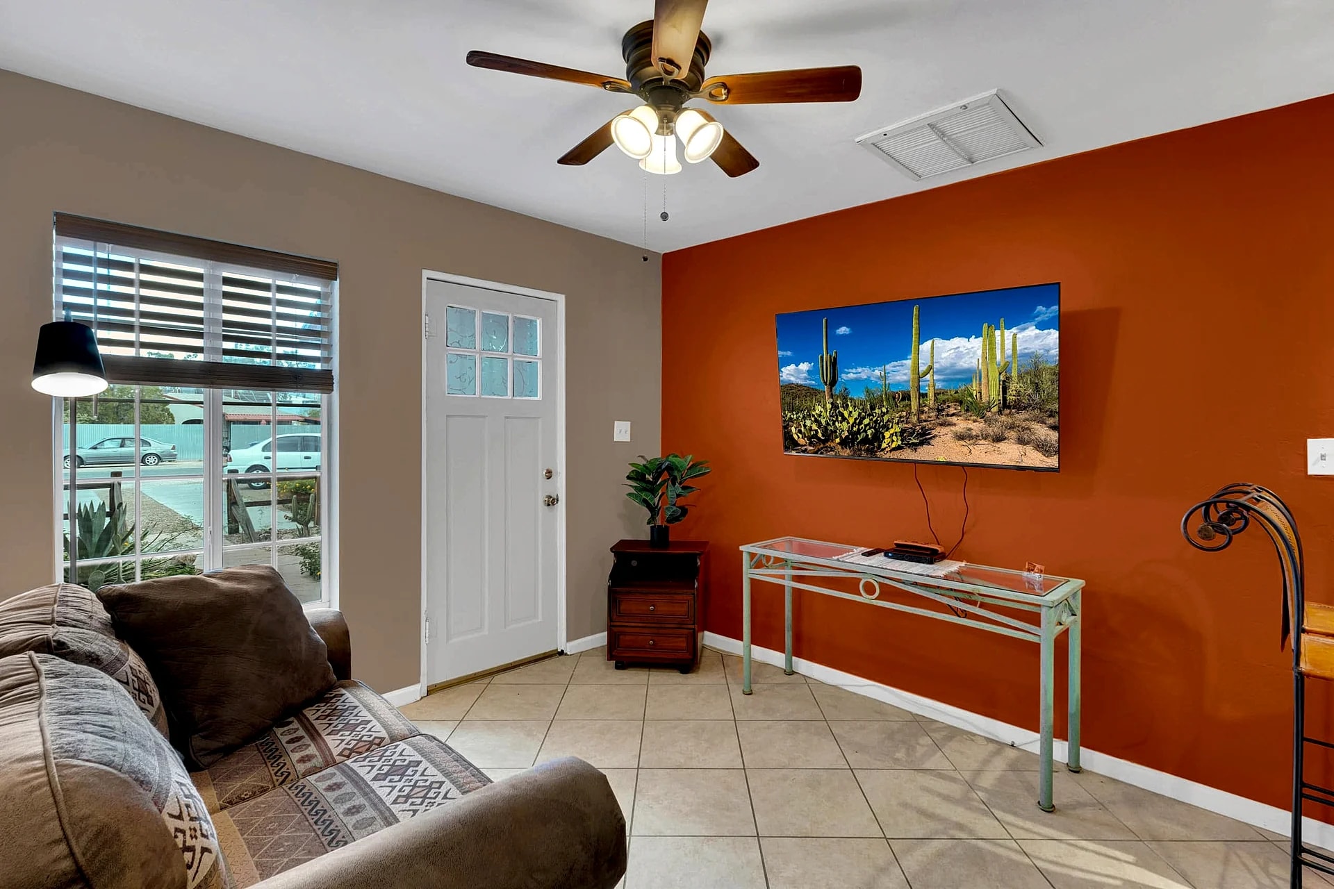 Newly Remodeled Cute Cozy Casita in Central Tucson!