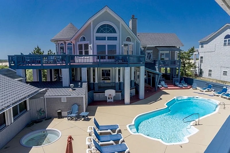 Majestic Oceanfront Estate w/ pool, hot tub, theater, elevator: Sunnybank-NC.com in Corolla, North Carolina, United States — photo 4