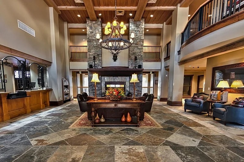 Large 4 Bedroom Ski-in/Out, Sleeps 12, Vaulted Ceilings, Pool, Hot Tub MC12A in Park City, Utah, United States — photo 4
