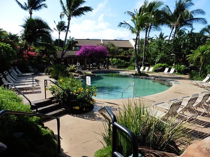 Completely renovated and high end furnishings! Modern luxury and great rates! Property overview in Kihei, Hawaii, United States — photo 2