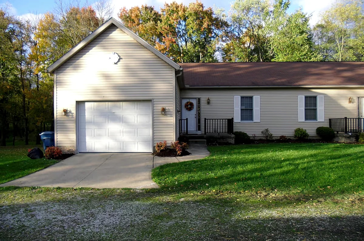 Rural setting in midst of quaint, small, historic town w/plenty of activities