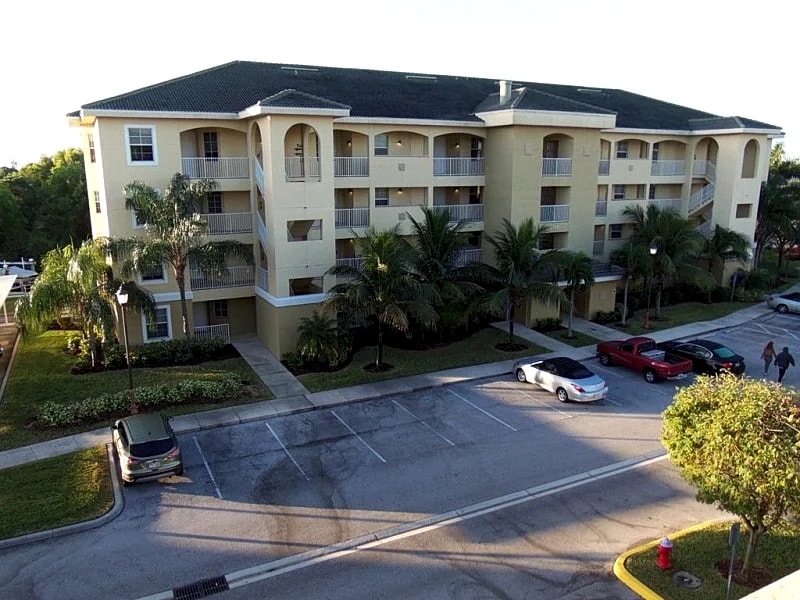 Gated Community with View of Nature Preserve in Cape Coral, Florida, United States — photo 5
