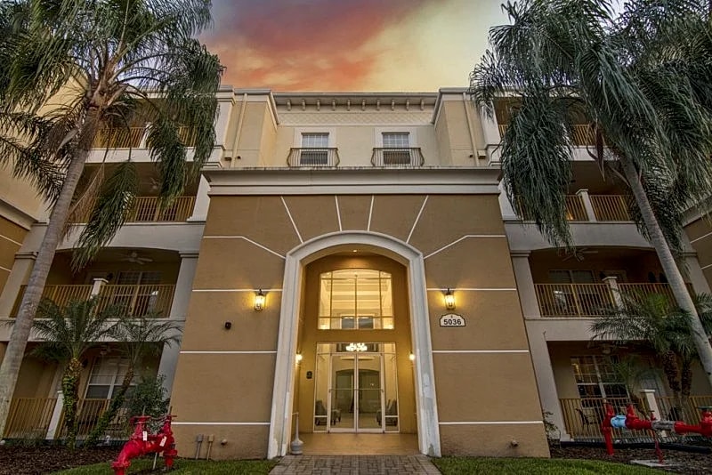 LUXURY PENTHOUSE IN THE HEART OF ORLANDO in Orlando, Florida, United States — photo 2