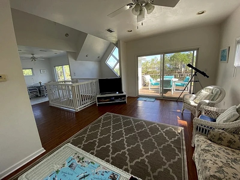 DISCOUNT HOLIDAY RATE For December and Januuary Plantation, cross street beach! in Saint George Island, Florida, United States — photo 4