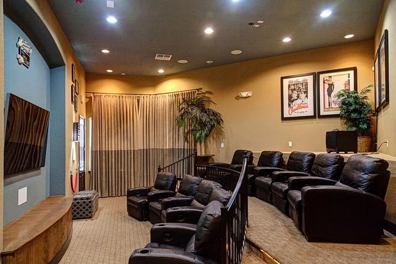 Nice Townhome near Orlando's Themeparks with private Jacuzzi & heated Pool in Kissimmee, Florida, United States — photo 4