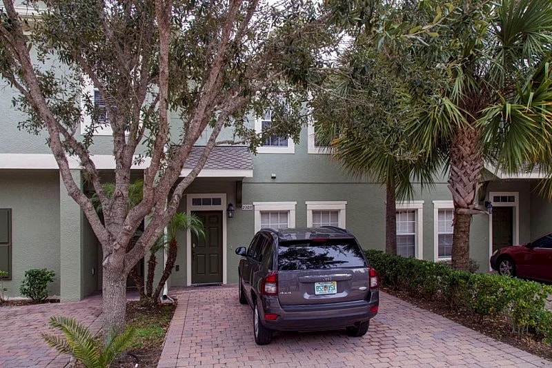 Nice Townhome near Orlando's Themeparks with private Jacuzzi & heated Pool in Kissimmee, Florida, United States — photo 2