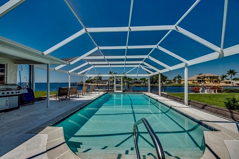 Riverview at Dolphin Drive - A Gem in the Yacht Club area with stunning view in Cape Coral, Florida, United States — photo 5