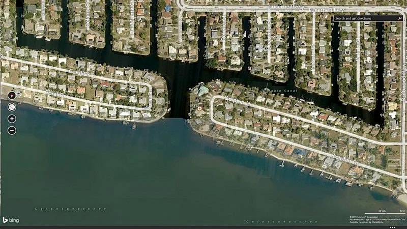 Riverview at Dolphin Drive - A Gem in the Yacht Club area with stunning view in Cape Coral, Florida, United States — photo 2