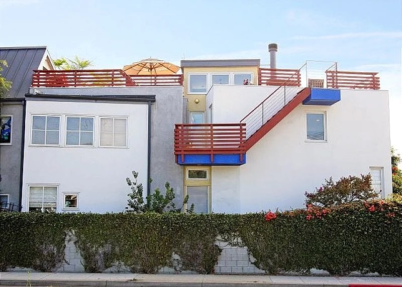 Santa Monica Steps to Beach! Hollister Unbelievable Location! in Santa Monica, California, United States — photo 5