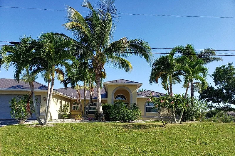 CCVS - Villa Conny - South-Facing Dream Villa with Pool & Lake Views in Cape Coral