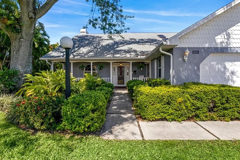 CCVS - Villa Frangipani – Romantic Key West–Style Lakefront Retreat in Cape Coral in Cape Coral, Florida, United States — photo 2