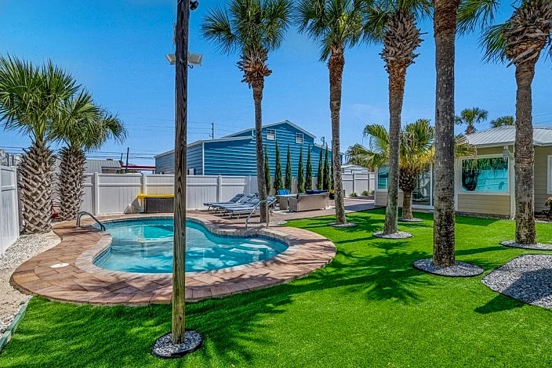 Two houses from beach. House with private pool, / Sleeps 14 - 4 bed 2 bath in Panama City Beach, Florida, United States — photo 3
