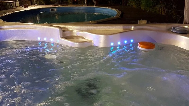 MODERN VACATION HOME.. 4 bedrooms 2 baths in Oakland Park, Florida, United States — photo 2