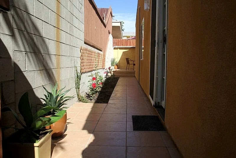 Modern 2 Bedroom Home in Burbank in Burbank, California, United States — photo 2
