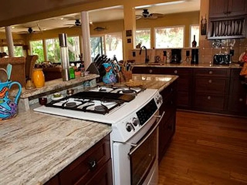 Anna Maria Island Stunning Waterfront Home in Holmes Beach, Florida, United States — photo 4