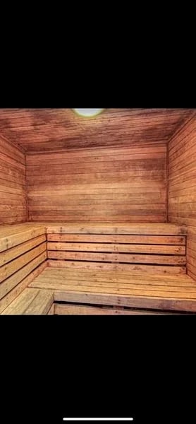 ??COUPLES GETAWAY??OCEANFRONT, 1 BDRM KING, 65” TV,?BEACH AREA LESS CROWDED???? in Myrtle Beach, South Carolina, United States — photo 5
