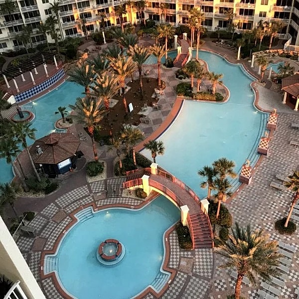 Shore Therapy 418! Views of lagoon pool and gulf . Same floor reserved parking in Panama City Beach, Florida, United States — photo 1